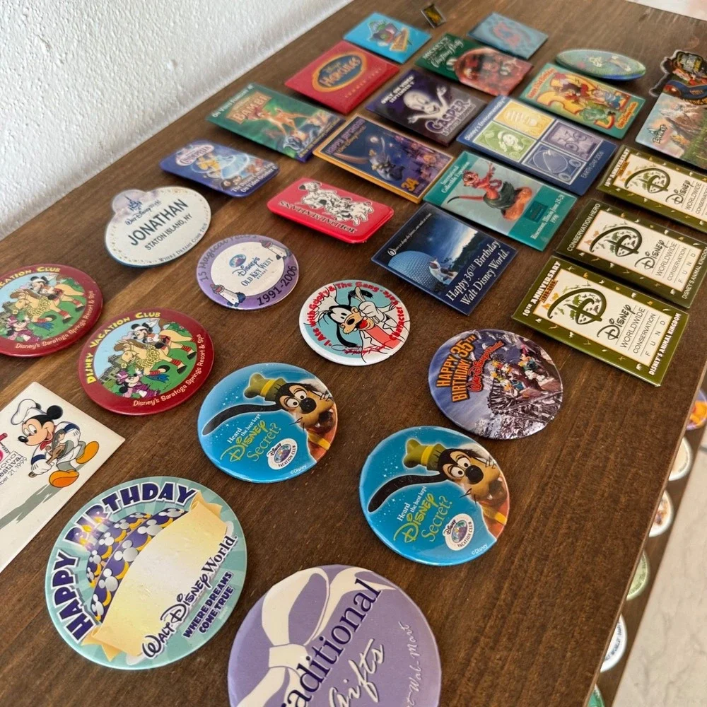 6pc Disney World I'm Celebrating Goofy Button Pins Lot of‎ 6